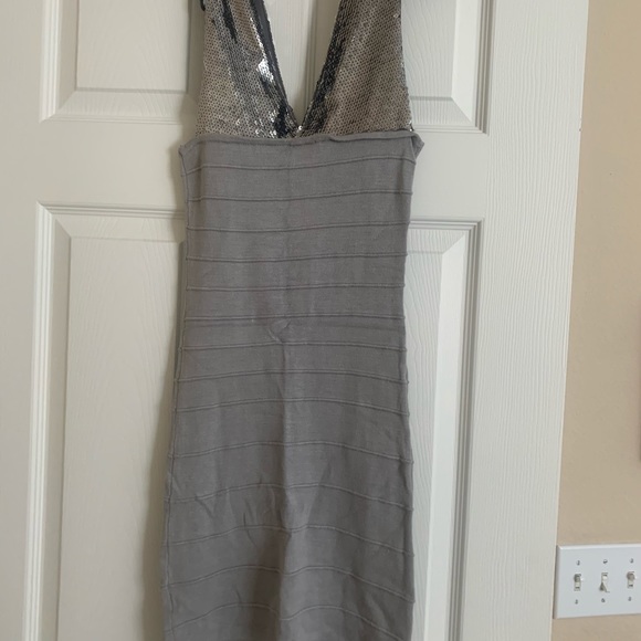 Small Bebe silver and gray dress - Picture 5 of 6